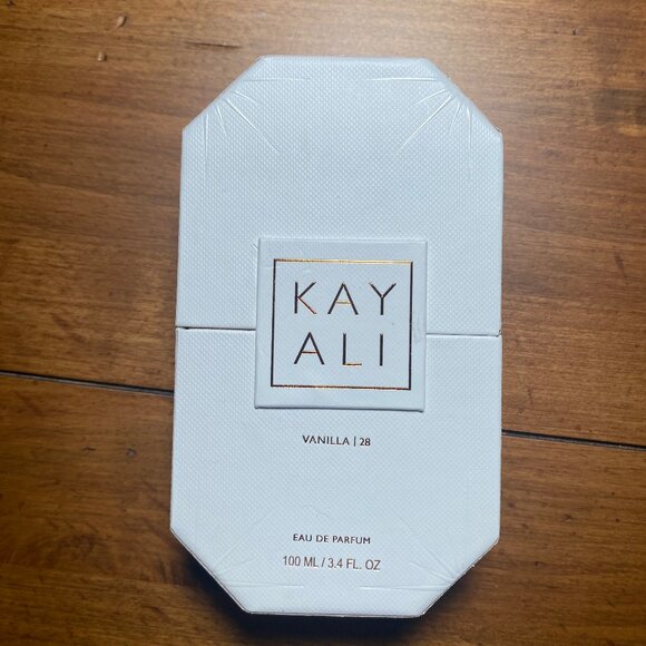 Kayali Vanilla 28 empty 3.4 fl. oz box - Picture 2 of 10